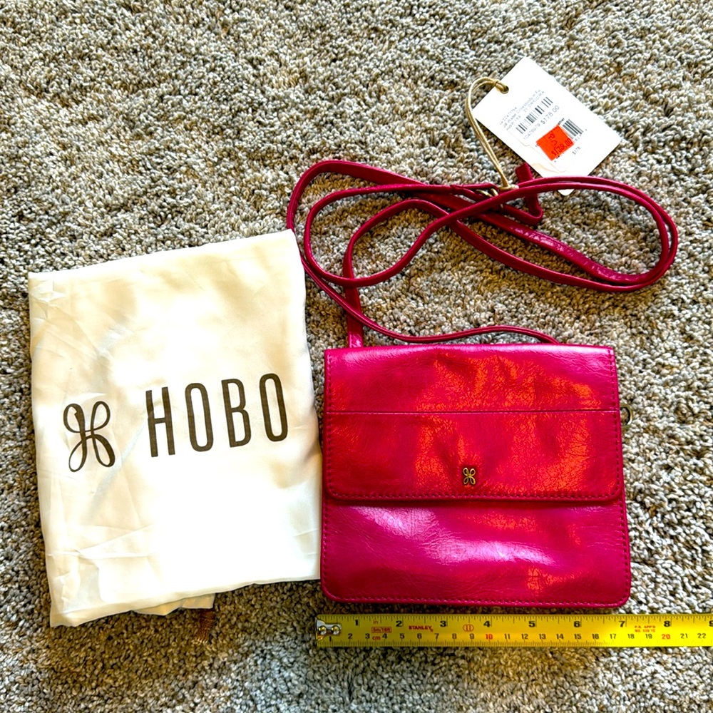 Hobo Jill Wallet in Fushia
